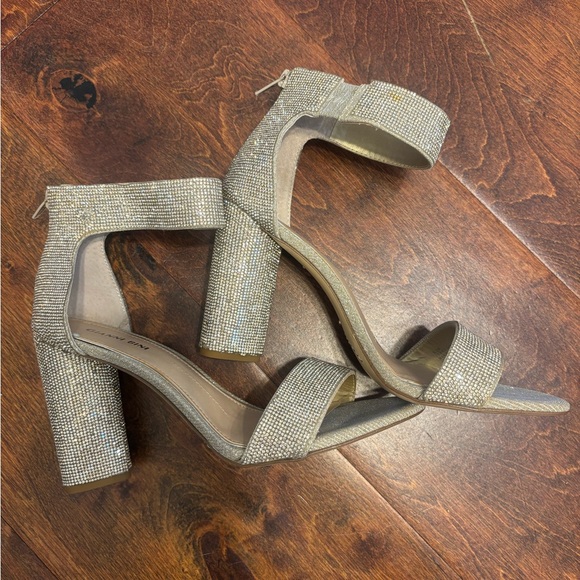 GIANNI BINI HEELS. Elegant Silver High Heel Sandals - Picture 1 of 5
